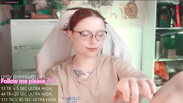 me  hanna online show from April 5, 2:51 am
