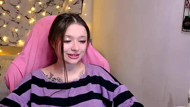 me  hanna online show from February 12, 11:30 pm