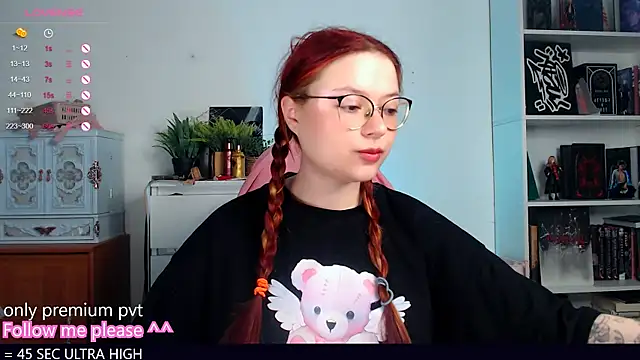 Snapshot of me__hanna chatting on November 6, 10:14 pm me hanna online show from November 6, 10:14 pm