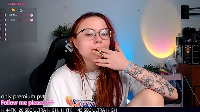 me  hanna online show from October 5, 1:18 am