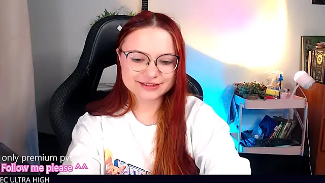 Snapshot of me__hanna chatting on October 2, 10:35 pm me hanna online show from October 2, 10:35 pm