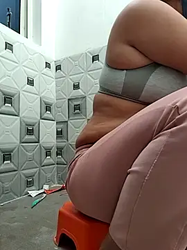 Snapshot of Archna-ji chatting on November 16, 5:34 am Archna-ji online show from November 16, 5:34 am