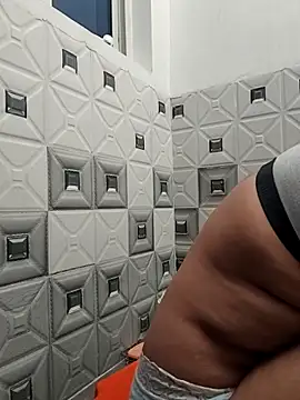 Snapshot of Archna-ji chatting on November 28, 4:45 am Archna-ji online show from November 28, 4:45 am