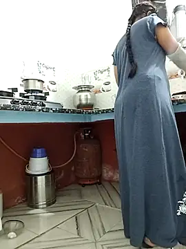 Snapshot of Archna-ji chatting on November 26, 1:05 am Archna-ji online show from November 26, 1:05 am