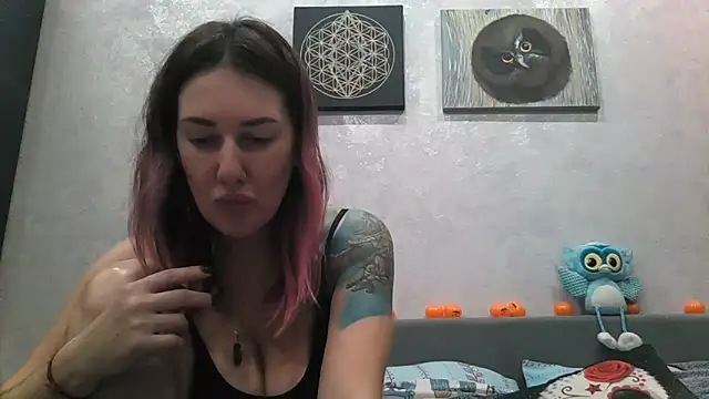 BlueXOwl online show from November 6, 5:28 pm