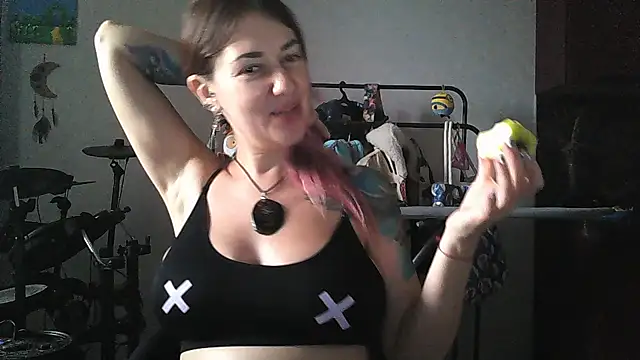 Snapshot of BlueXOwl chatting on September 9, 2:37 pm BlueXOwl online show from September 9, 2:37 pm