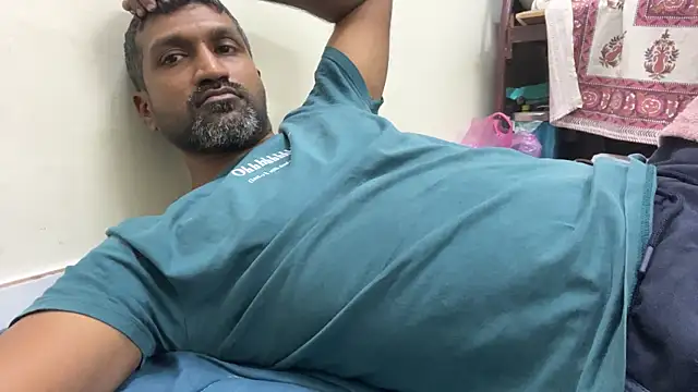 Mulla indian1988 online show from January 17, 7:39 pm