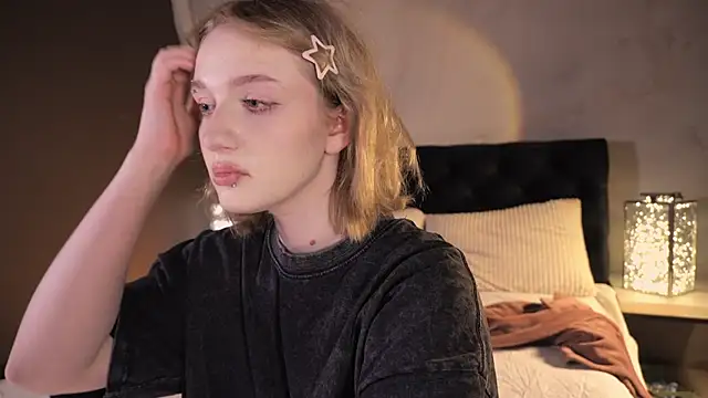 ELLIEJAY online show from February 19, 5:15 am