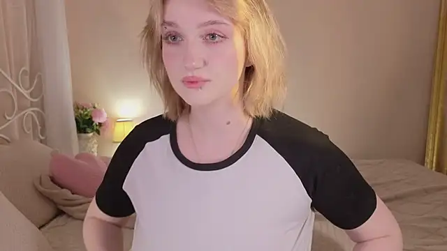 ELLIEJAY online show from February 22, 5:43 am