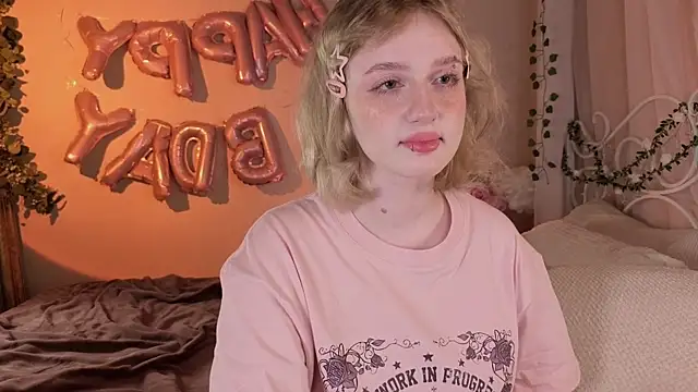 ELLIEJAY online show from April 9, 5:31 am