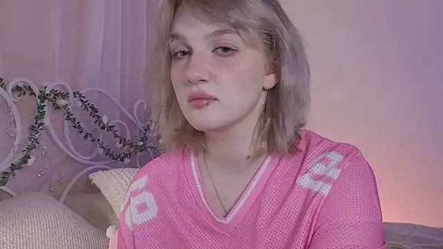 ELLIEJAY online show from March 28, 5:19 am