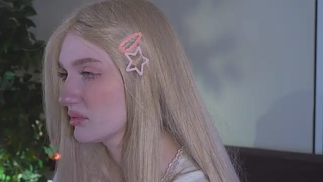 ELLIEJAY online show from April 12, 7:11 am