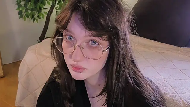 ELLIEJAY online show from November 12, 5:22 am