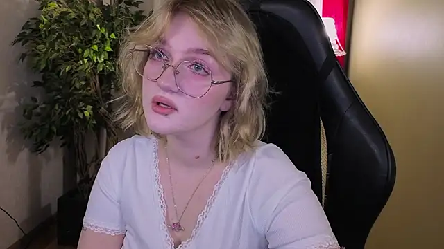 ELLIEJAY online show from March 5, 5:15 am