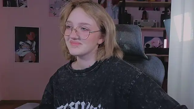 ELLIEJAY online show from February 15, 5:30 am