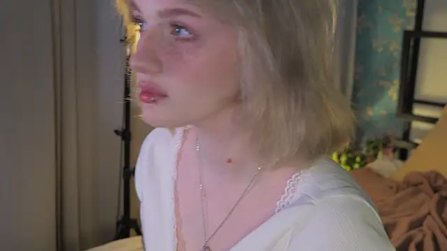 ELLIEJAY online show from March 20, 5:19 am