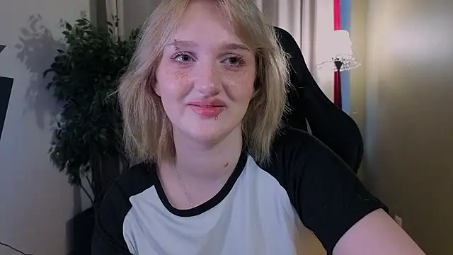 ELLIEJAY online show from March 12, 5:13 am