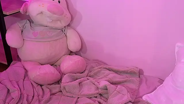 ELLIEJAY online show from October 17, 5:44 am