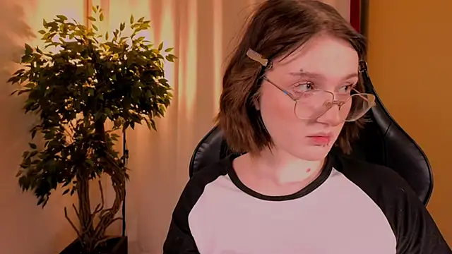 ELLIEJAY online show from November 30, 5:08 am