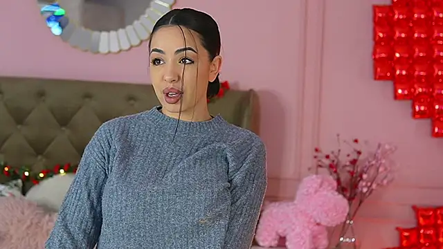 NicoleSteph online show from February 19, 5:15 am