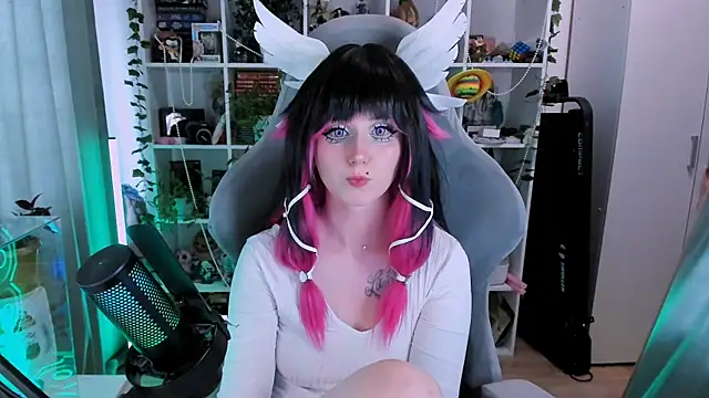 ohclementine online show from April 23, 9:16 am