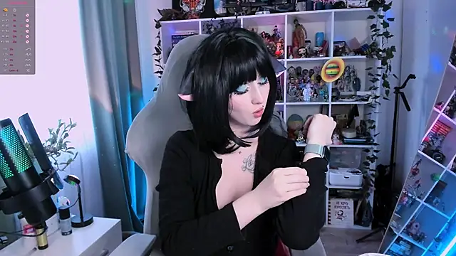 ohclementine online show from December 2, 10:39 am