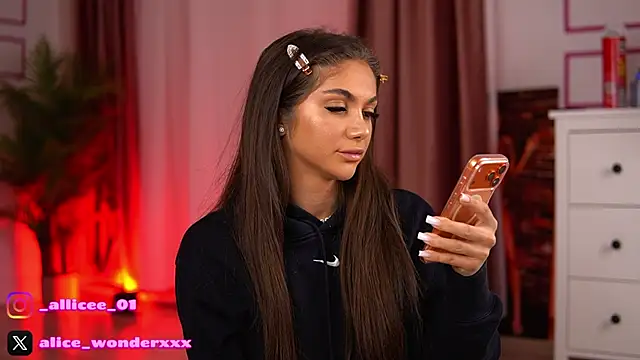 VanessaSimon online show from November 28, 6:35 am