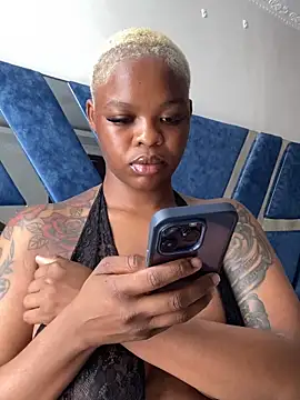 SexxyLunar online show from May 24, 7:30 am