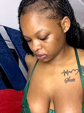 Snapshot of SexxyLunar chatting on October 27, 2:01 am SexxyLunar online show from October 27, 2:01 am