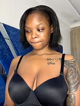 Snapshot of SexxyLunar chatting on November 18, 9:40 pm SexxyLunar online show from November 18, 9:40 pm