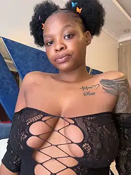 Snapshot of SexxyLunar chatting on November 14, 7:45 am SexxyLunar online show from November 14, 7:45 am