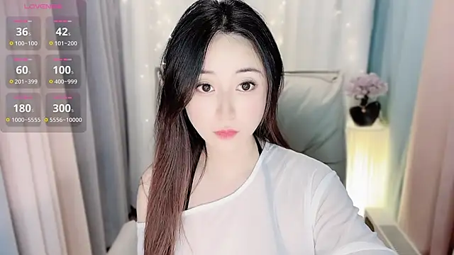 Snapshot of Liiniie-Lovers chatting on February 24, 11:52 pm Liiniie-Lovers online show from February 24, 11:52 pm