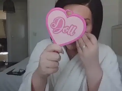 Snapshot of magical_mia chatting on March 5, 12:22 pm magical mia online show from March 5, 12:22 pm
