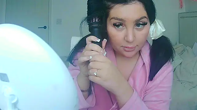 Snapshot of magical_mia chatting on November 24, 11:54 am magical mia online show from November 24, 11:54 am