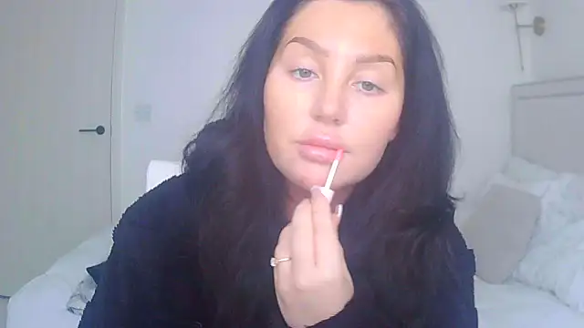 Snapshot of magical_mia chatting on January 10, 11:38 am magical mia online show from January 10, 11:38 am