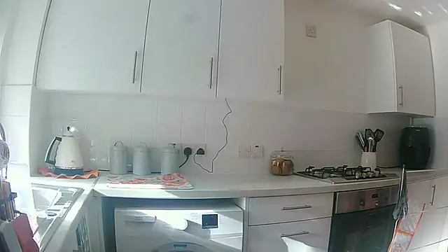 Snapshot of magical_mia chatting on November 2, 12:10 pm magical mia online show from November 2, 12:10 pm