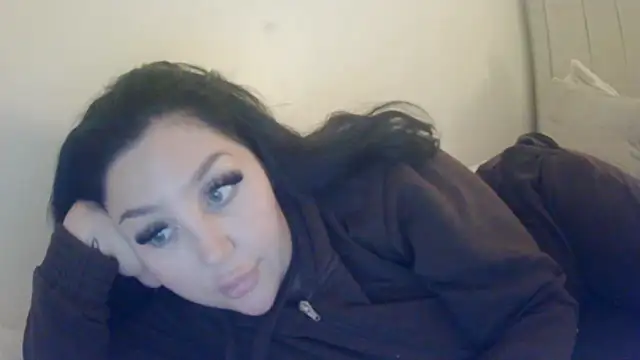 Snapshot of magical_mia chatting on October 8, 8:53 pm magical mia online show from October 8, 8:53 pm