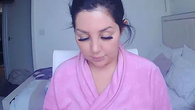 Snapshot of magical_mia chatting on October 21, 10:25 am magical mia online show from October 21, 10:25 am