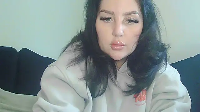 Snapshot of magical_mia chatting on November 13, 11:14 am magical mia online show from November 13, 11:14 am