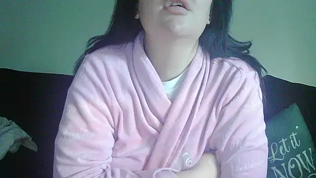 Snapshot of magical_mia chatting on November 25, 9:42 am magical mia online show from November 25, 9:42 am