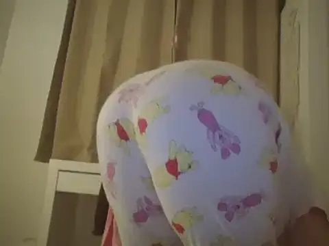 Snapshot of magical_mia chatting on March 16, 10:20 pm magical mia online show from March 16, 10:20 pm