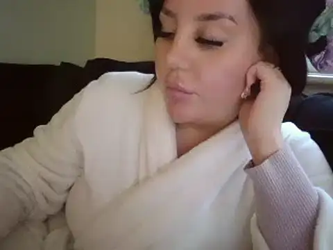 Snapshot of magical_mia chatting on February 7, 4:03 pm magical mia online show from February 7, 4:03 pm