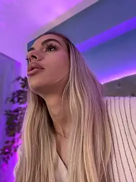 Snapshot of HaileyMadow chatting on November 23, 7:51 am HaileyMadow online show from November 23, 7:51 am