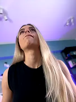 Snapshot of HaileyMadow chatting on October 26, 7:20 am HaileyMadow online show from October 26, 7:20 am