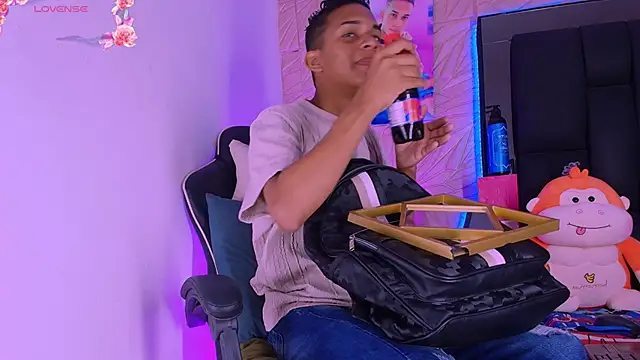 dilan alfonzo online show from May 26, 1:20 pm