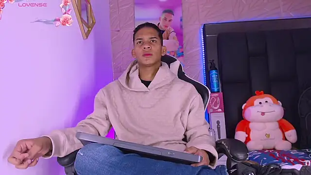 dilan alfonzo online show from April 2, 3:46 am