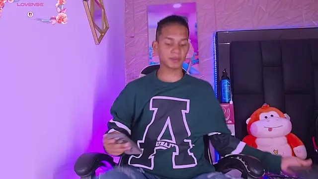 dilan alfonzo online show from April 12, 4:16 am