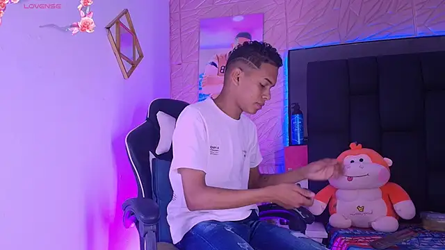 dilan alfonzo online show from June 1, 3:44 pm