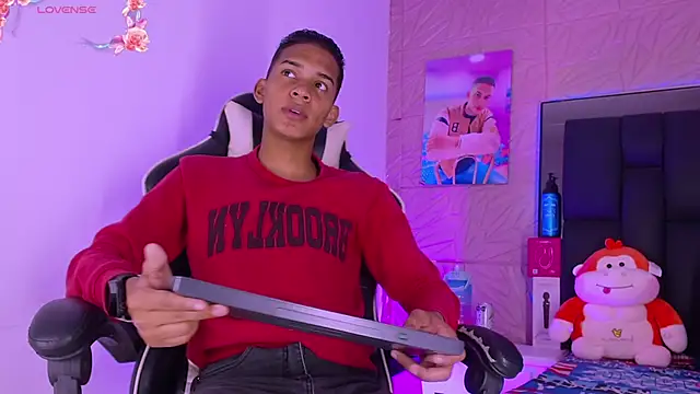 dilan alfonzo online show from April 14, 4:17 am