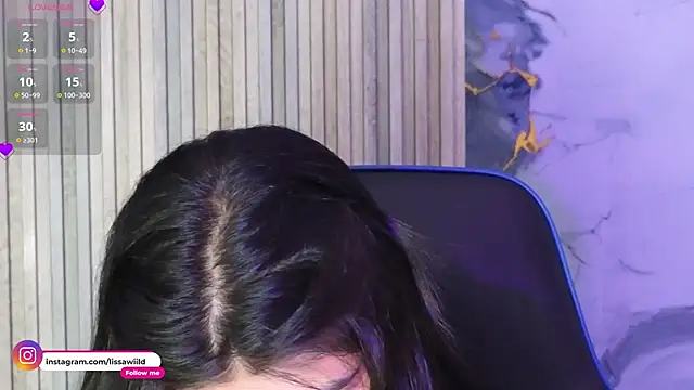 Snapshot of LissaWiild chatting on June 4, 8:13 pm LissaWiild online show from June 4, 8:13 pm
